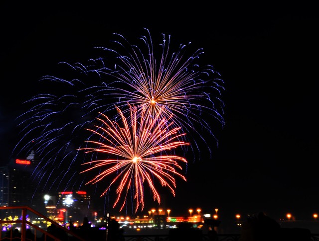 Fireworks, Winter Festival of Lights, Niagara Falls, ON