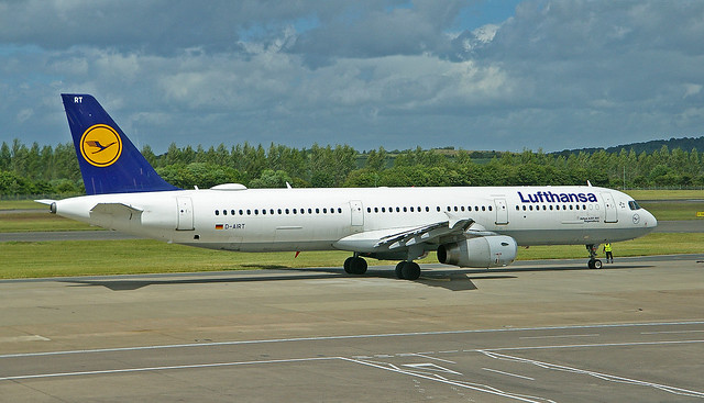 AIRBUS A321-100 - Lufthansa