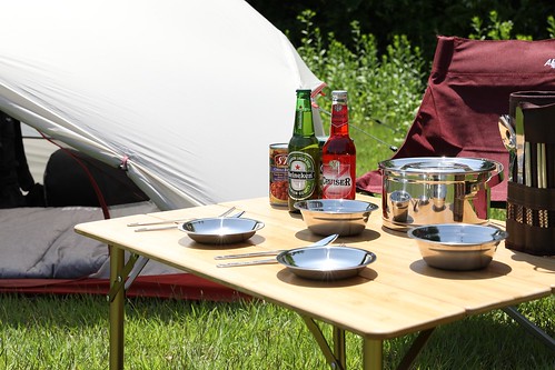Camping: what to take with you for a comfortable, unforgettable vacation besides a tent?
