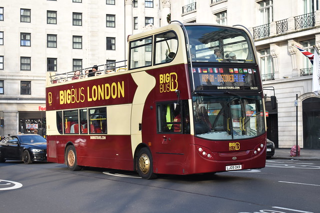 DA228 LJ09 OKR Big Bus Tours London