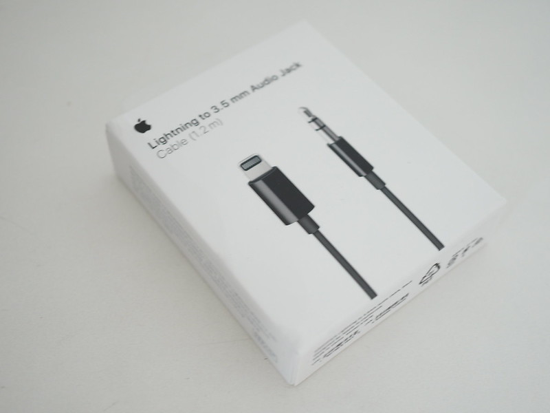 Apple Lightning to 3.5mm Audio Cable - Box