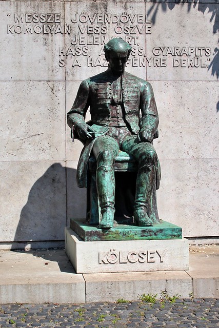 Budapest - Várkerület: Batthyány tér - Kölcsey Ferenc szobor