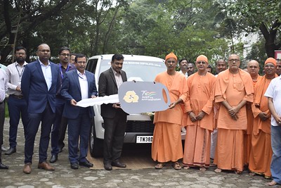 Handing over ceremony of Mahindra Bolero Vehicle for the Rural Medical Project by Indian Bank