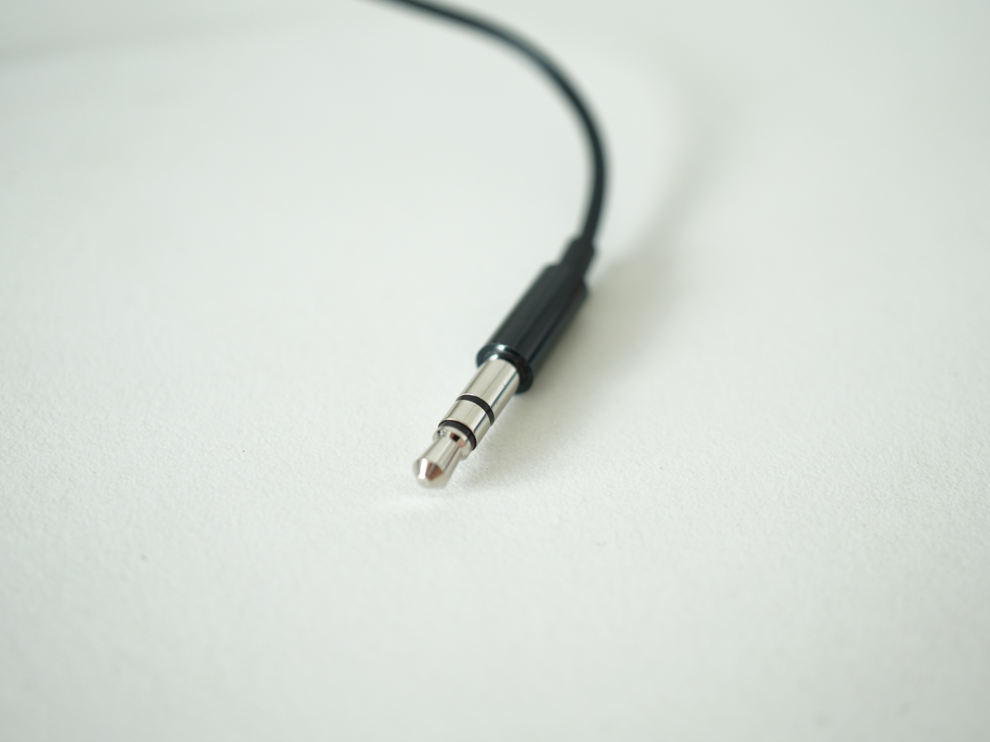 Lightning to 3.5 mm Audio Cable (1.2m) - Black - Apple