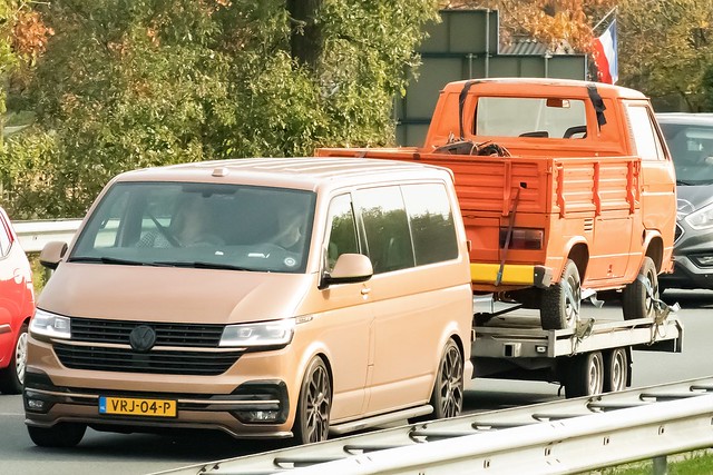 Volkswagen T3 on tow, Holland.