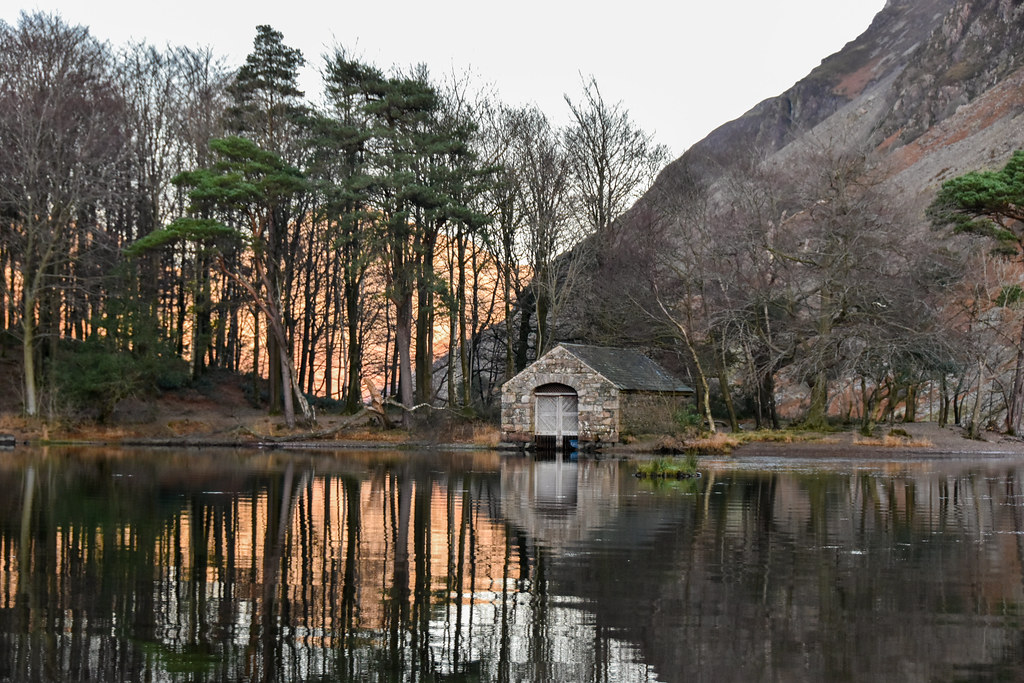 Winter colours at the Boathouse