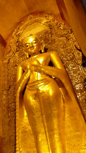 the buddha at ananda pagoda ...
