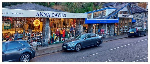 ANNA DAVIES | Anna Davies gift shop at Betws y Coed. | Trisha Gaskin