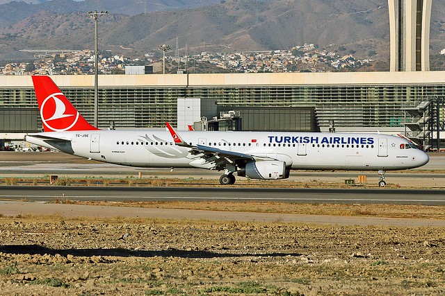 TC-JSE Airbus A.321-231SL Turkish Airlines Named Kizilirmak AGP 26-11-22