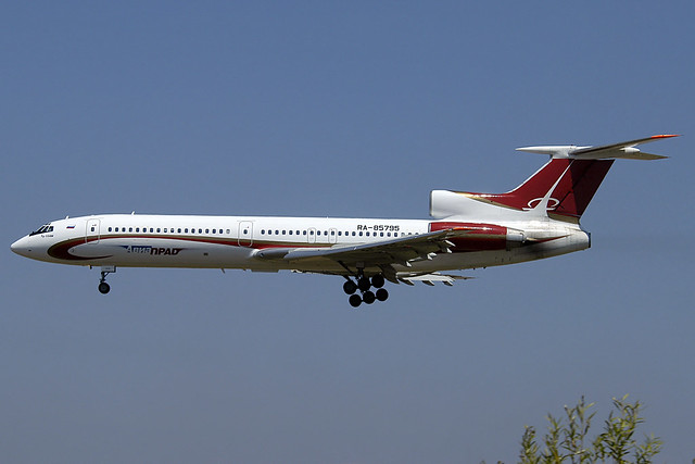 Aviaprad TU-154M RA-85795 BCN 30/06/2007