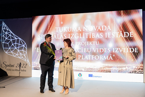VIAA izcilības balva "Spārni 2022" | by Valsts izglītības attīstības aģentūra