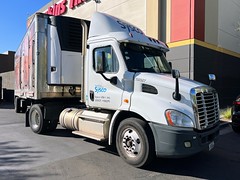 Sysco Freightliner Cascadia 132527 with Kidron 28 refrigerated trailer 228827