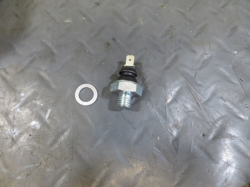 Oil Pressure Switch With Flat Washer
