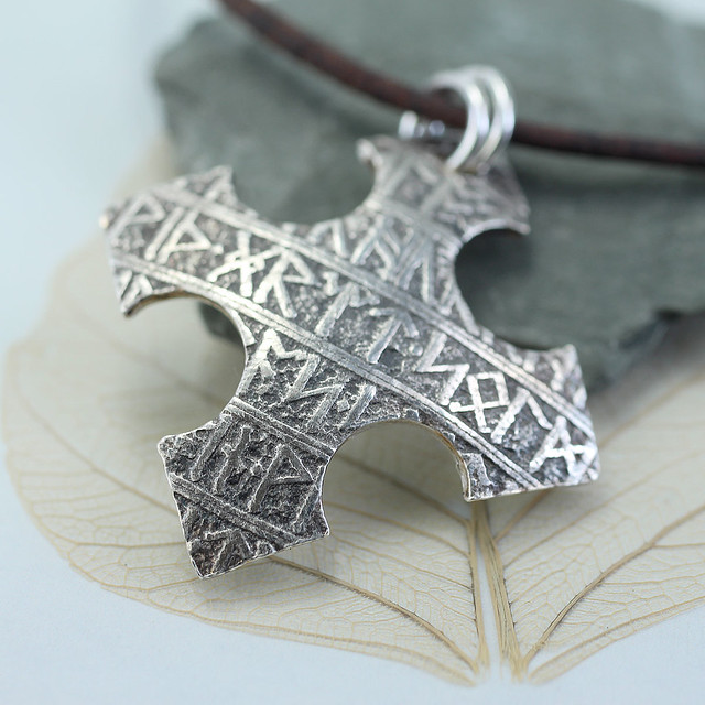 rune_silver_cross_pendant_sycamoon6