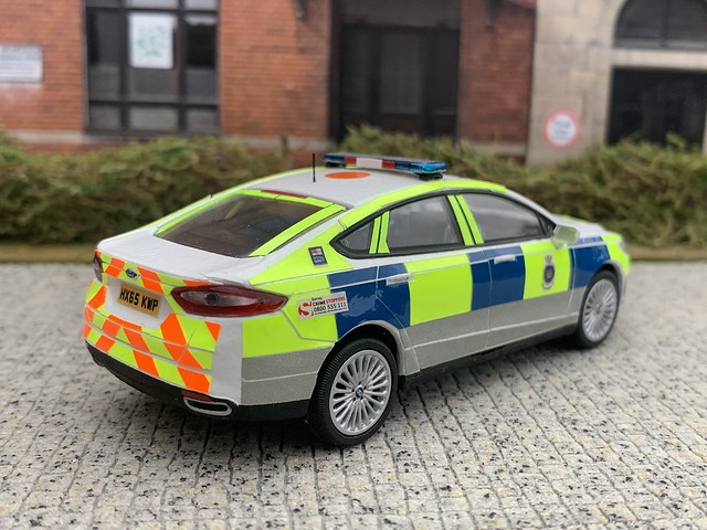 1/43 Code 3 Ford Mondeo Royal Navy Police