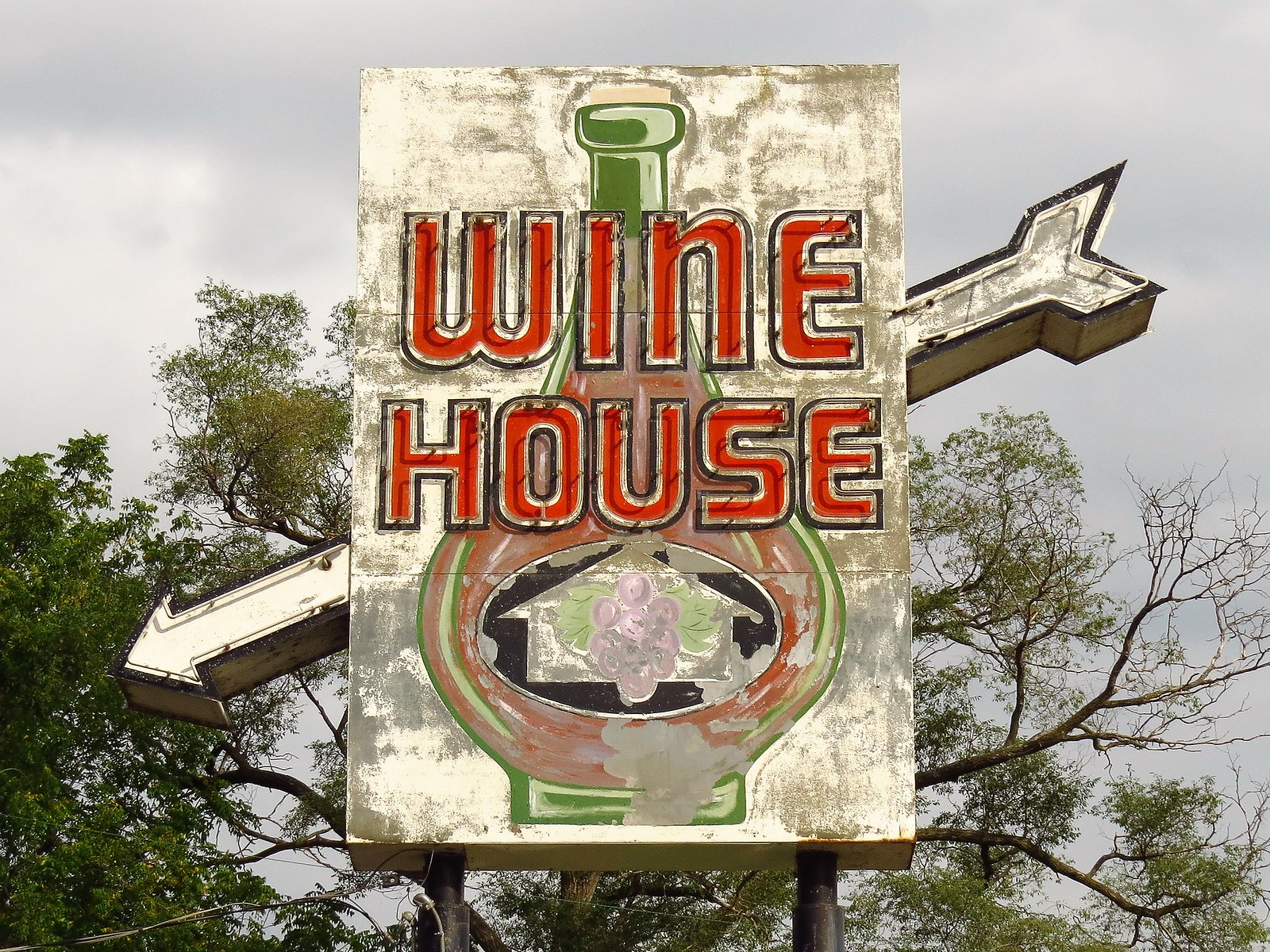 Wine House - W392 Bluff Siding Road, Fountain City, Wisconsin U.S.A. - September 24, 2022
