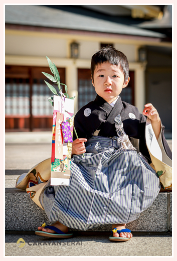 3歳の男の子が愛知縣護國神社で七五三