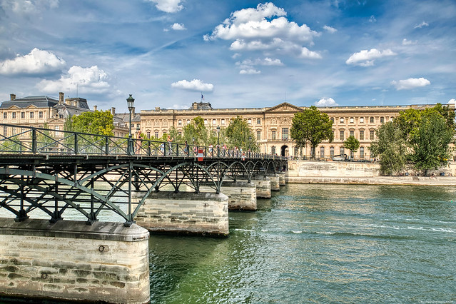 Paris - Le pont des Arts et le Louvre -3D0A6908_HDR