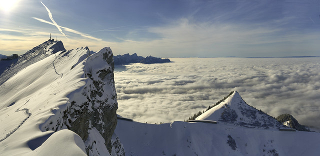 Rochers de Naye, the Merdasson, and the fog in the valley (VD)