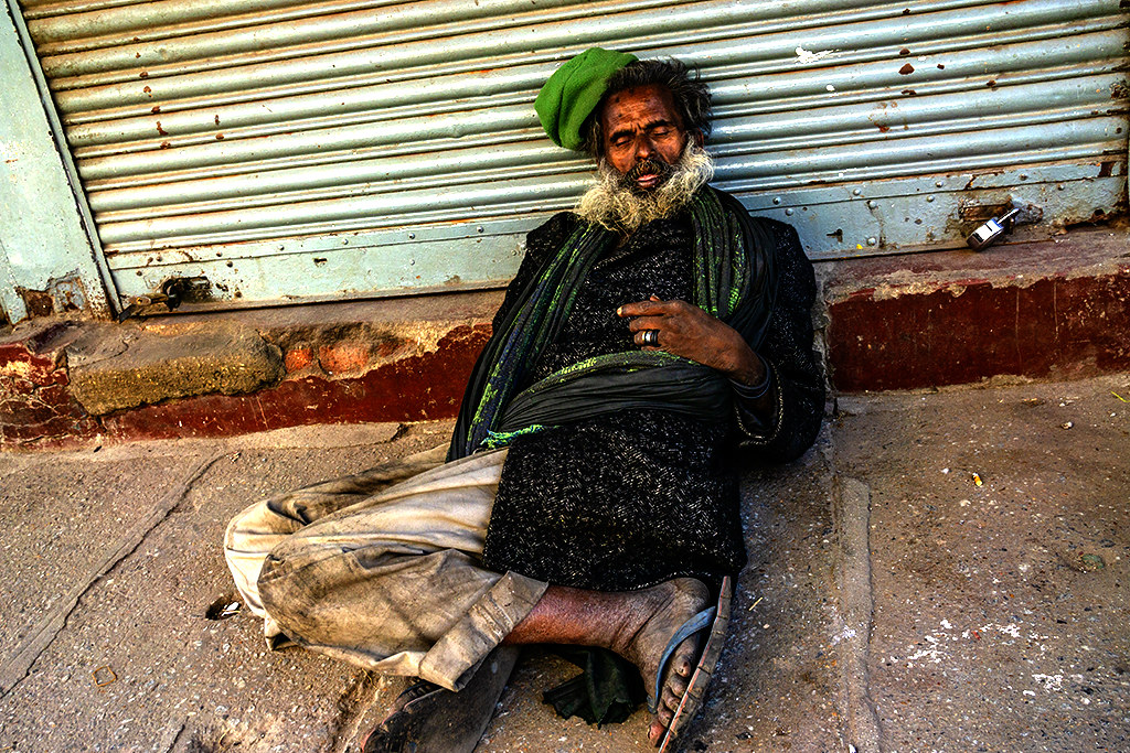 Homeless man near Russell Market on 12-17-22--Bengaluru copy