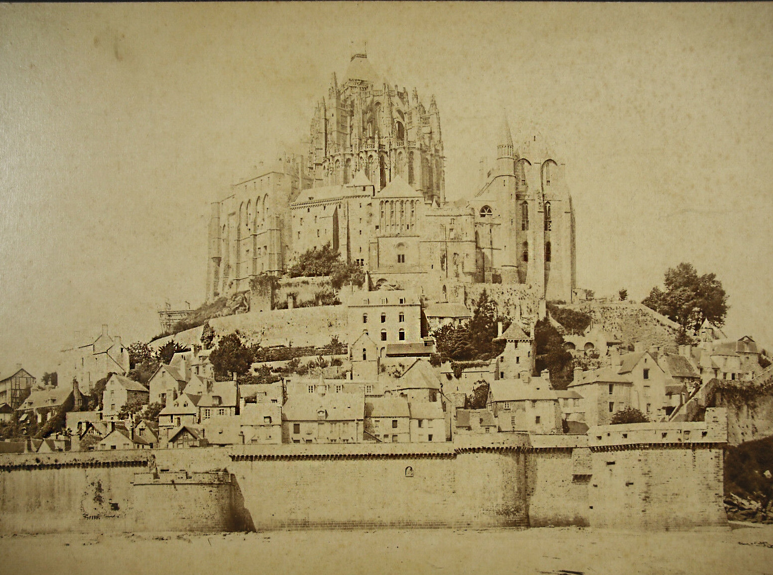 Louis-Antonin Neurdein (Studio des Frères Neurdein) :: Le Mont-Saint-Michel, nº 2147, Côté de l'Est. Photographie originale, vers 1900, fixée sur carton. | src eBay
