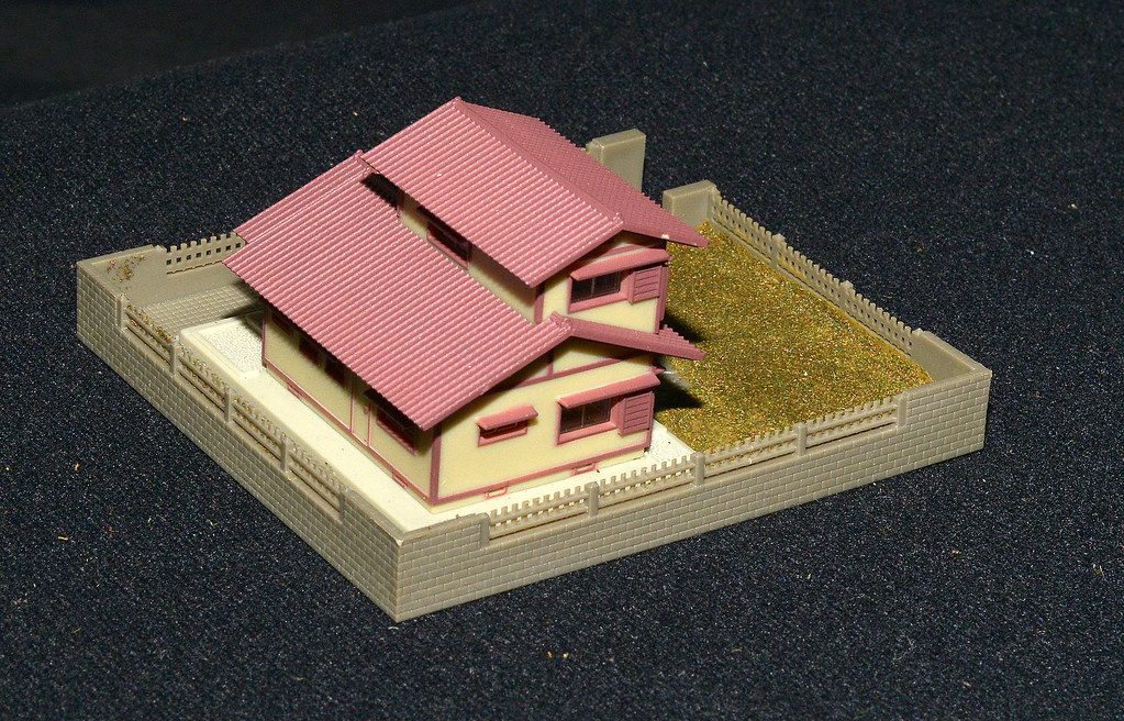 Tomix N Scale ~ Japanese style suburban 2 story house. (5)