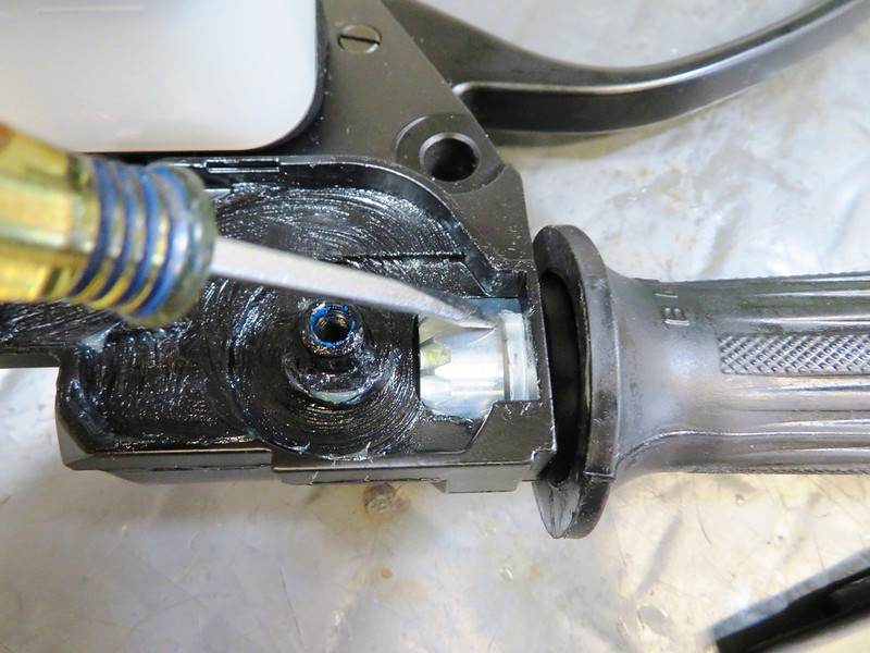 Groove In Throttle Tube That The Foot On The Throttle Cam Cover Plate Engages