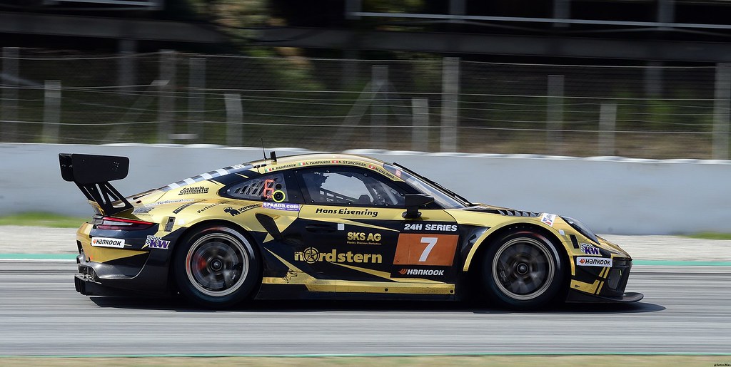 Porsche 911 GT3 R / Roberto Pampanini / Stefano Monaco / Amedeo Pampanini / Nicolas Stürzinger / DINAMIC MOTORSPORT