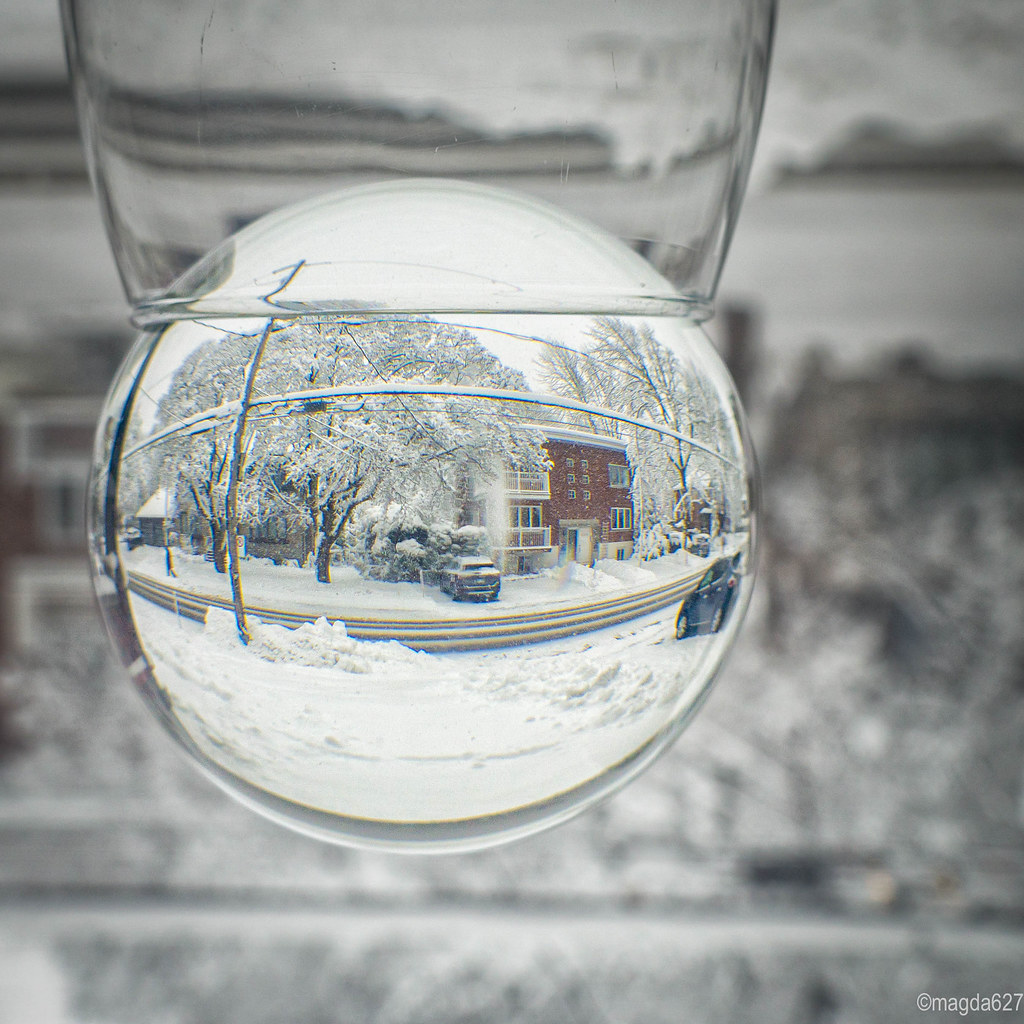 Winter lensball