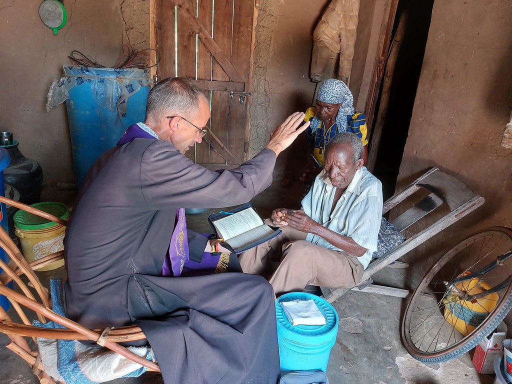 Tanzania - Visita a los enfermos