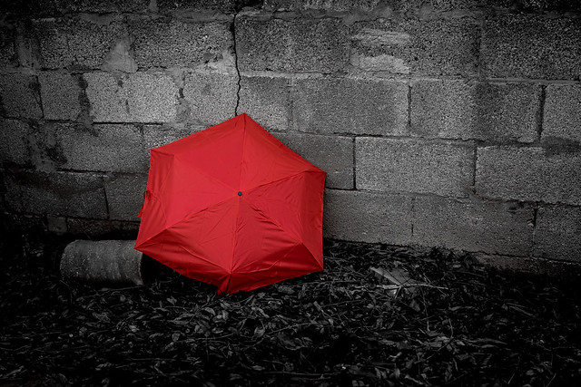 2022 - One Photo A Day - 357/365 - „My Red Umbrella - No. 1“