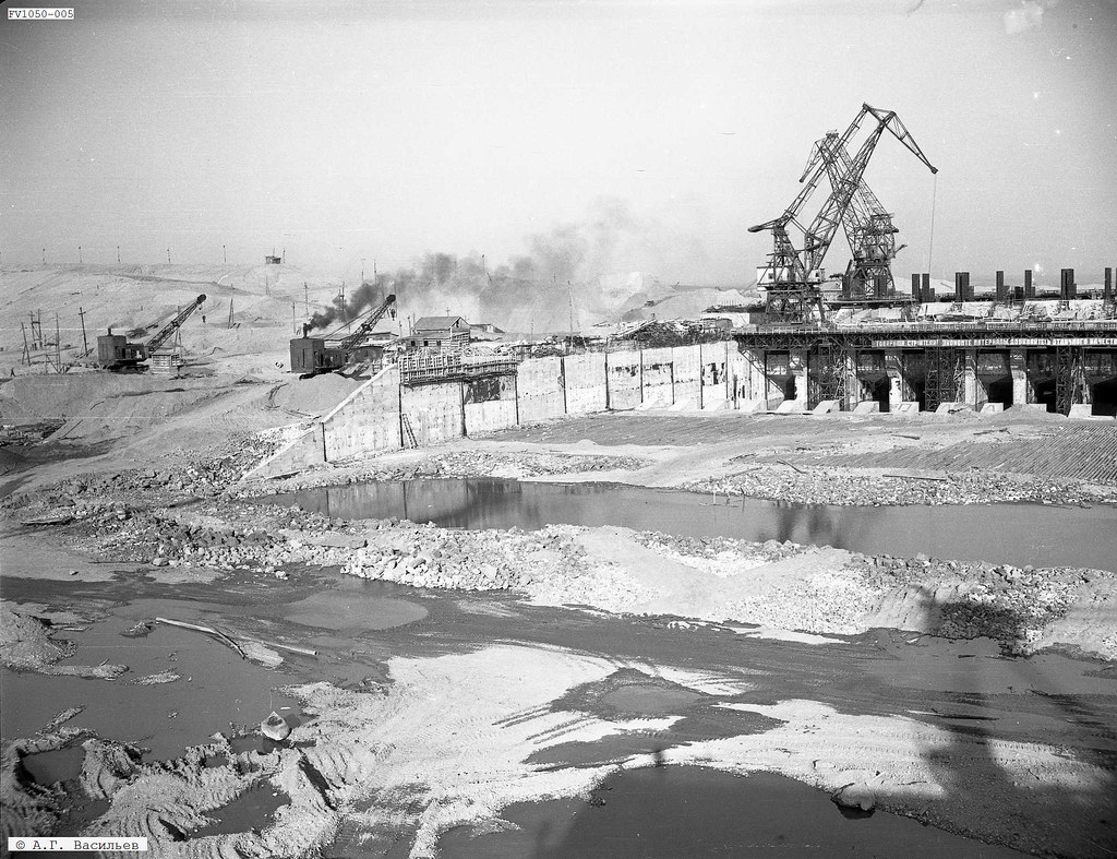 Из серии «Промистория России» - Строительство Иркутской ГЭС (1956 г.) 11