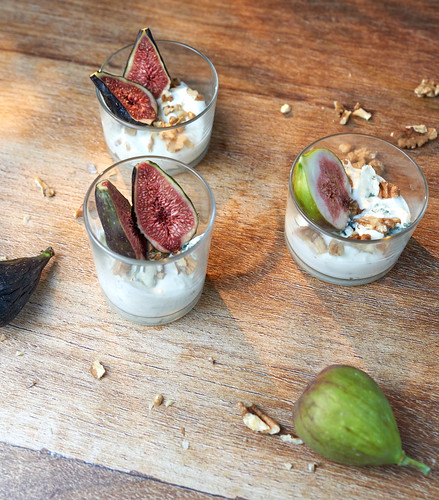 Aperitif glasses with figs, nuts and Roquefort