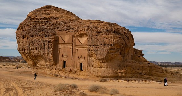 Antiguo templo de la ciudad de Hegra en Arabia Saudí