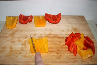02 - Cut bell pepper in stripes / Paprika in Streifen schneiden