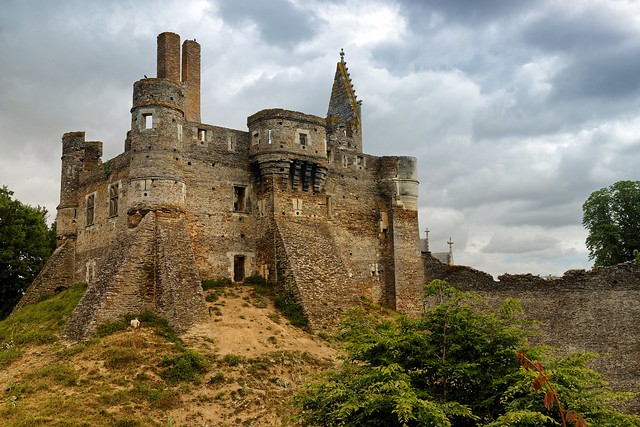 Le château du Plessis-Macé .