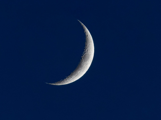 Waxing Crescent, 15.8%, 26th December 2022