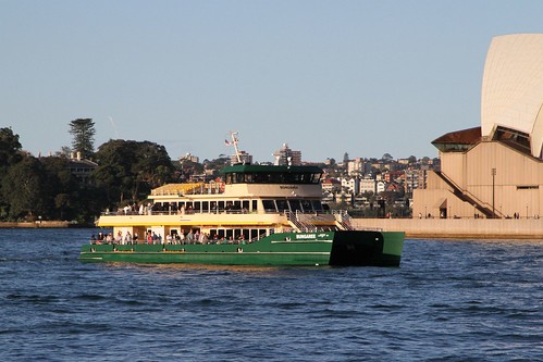 Emerald-class ferry 'Bungaree' arrives at Circular Quay