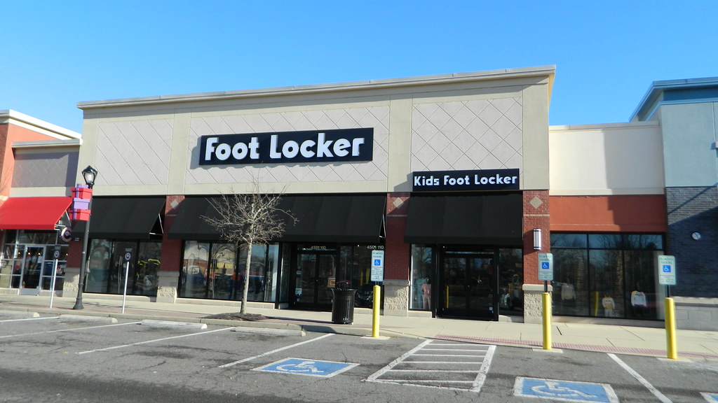 Foot Locker | Foot Locker (7,578 square feet) 4501 South Lab… | Flickr