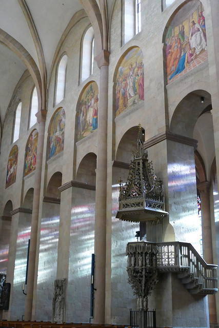 Mainz, Dom St. Martin, Hauptschiff, Kanzel und Fresken von Philipp Veit (center nave, pulpit and frescoes by Philipp Veit)