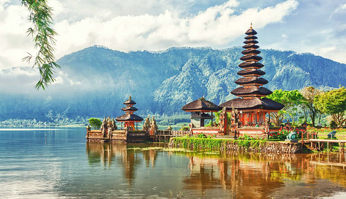https:::eezup.com:images:articles:cheapest-countries-to-visit-6--indonesia:4408097 | by eezupsearchwork