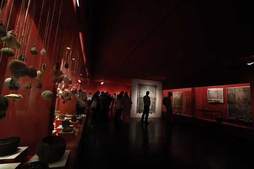 Museo MAVI UC.  Inauguración de la exposición "Ahumar, tejer, grabar, remendar: materialidades en diálogo".