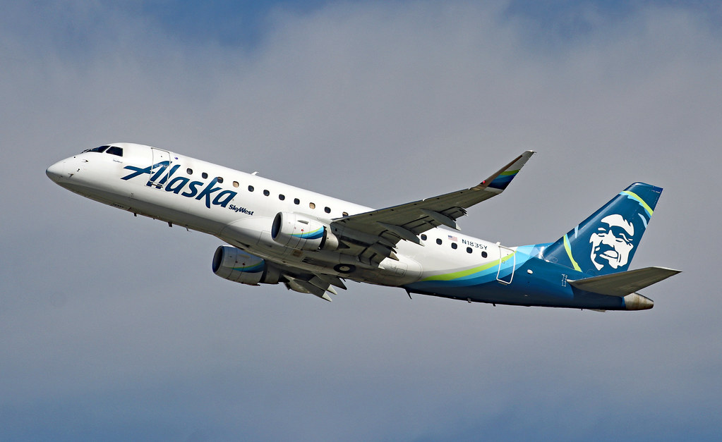 Alaska SkyWest, Embraer E175LR, N183SY | Los Angeles Interna… | Flickr