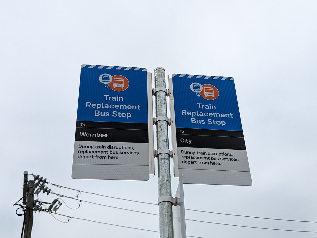 New style replacement train stops signs at Hoppers Crossin… | Flickr