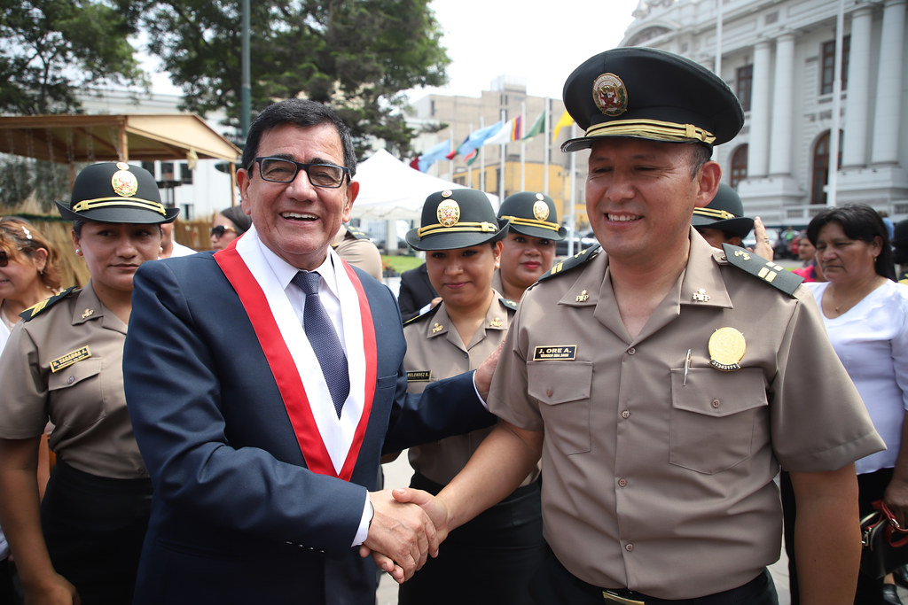 Ceremonia de reconocimiento al personal PNP de seguridad del Congreso ...