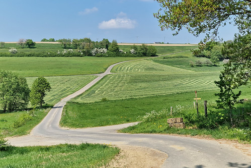 Countryside near Wilsecker | by kewl