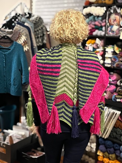Kay (@kayrobbins) finished her fabulous Twists and Turns: Westknits MKAL 2022 shawl!!