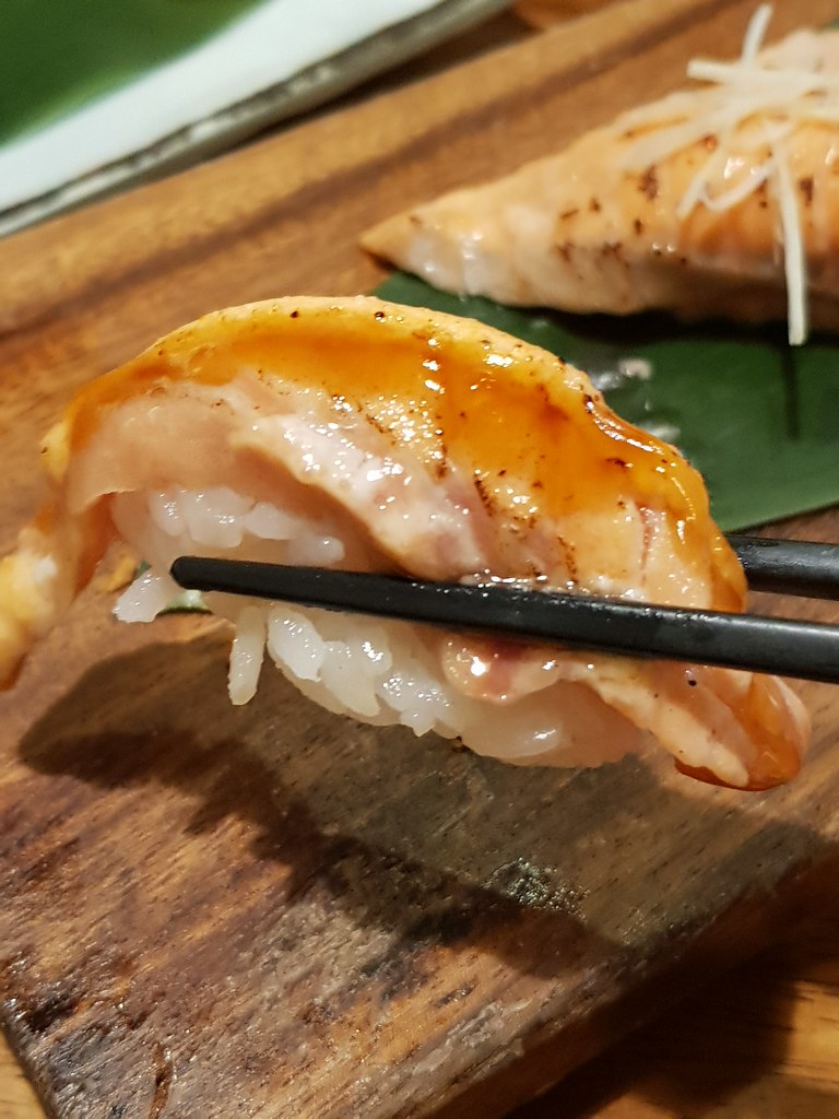 Salmon w/Mentaiko 鮭と明太子 rm$2.50 @ 新壽司 Shin Zushi USJ10