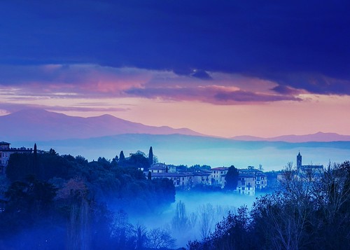 Evening Atmosphere in Siena by paaddor, We made two stops on the way home from southern Italy. One was in Siena in Tuscany. If you always pl