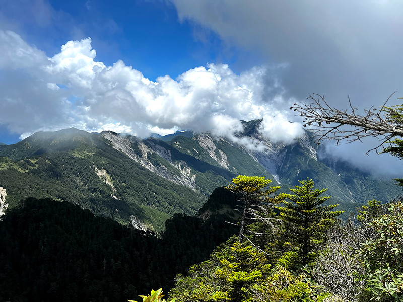 Maomu, Bilu, and Yangtou Mountains